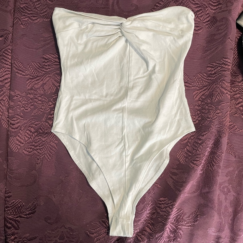 Forever 21 White Sweetheart Neckline Bodysuit